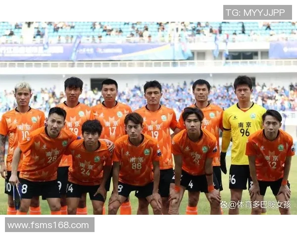 南京篮球队比赛经验引发热议球迷对战术选择和球员表现展开激烈讨论