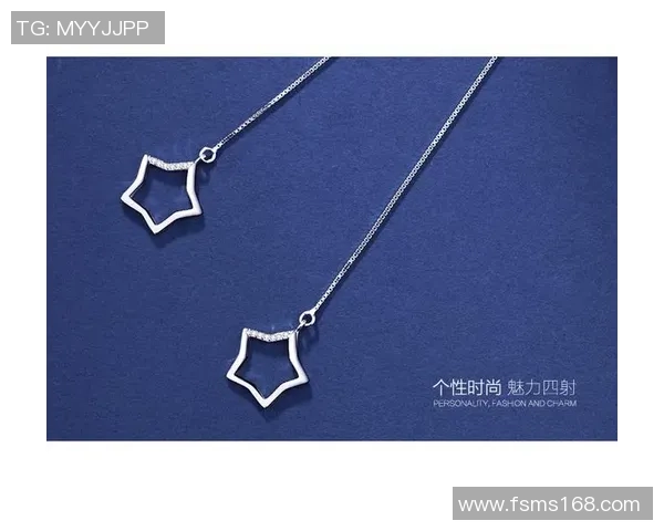 足球明星耳钉时尚潮流解析展现个性魅力与运动精神